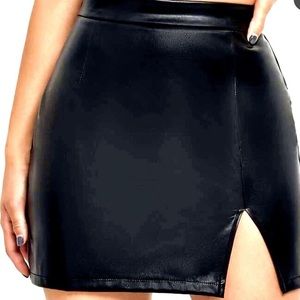 Black skirt that is so cute and very comfy! Can dress it up, or dress it down.